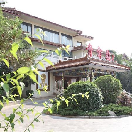 Shungeng Hillview Hotel Jinan Exterior photo