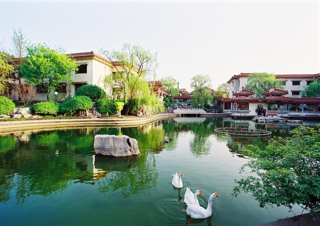 Shungeng Hillview Hotel Jinan Exterior photo